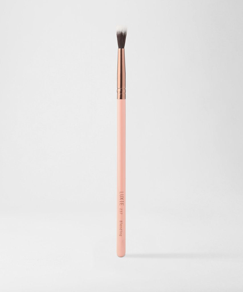 Luxie Beauty - 237 Blending Brush: Rose Gold