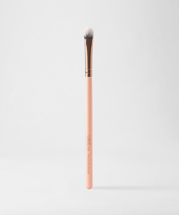 Luxie Beauty - 239 Precision Shade Brush: Rose Gold