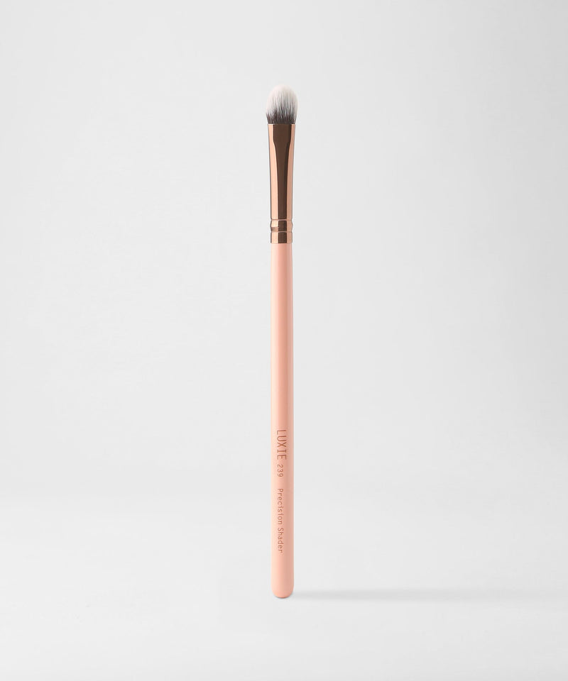 Luxie Beauty - 239 Precision Shade Brush: Rose Gold